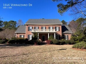 Building Photo - 4 Bed/3.5 Bath Located in Landfall!