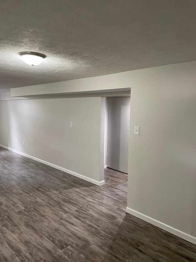 Building Photo - 903 G St