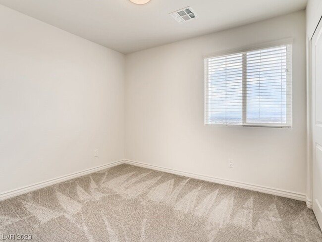 Building Photo - 264 Quail Finch Dr