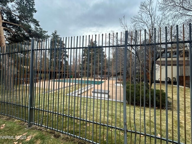 Building Photo - 655 E Riverview Cir