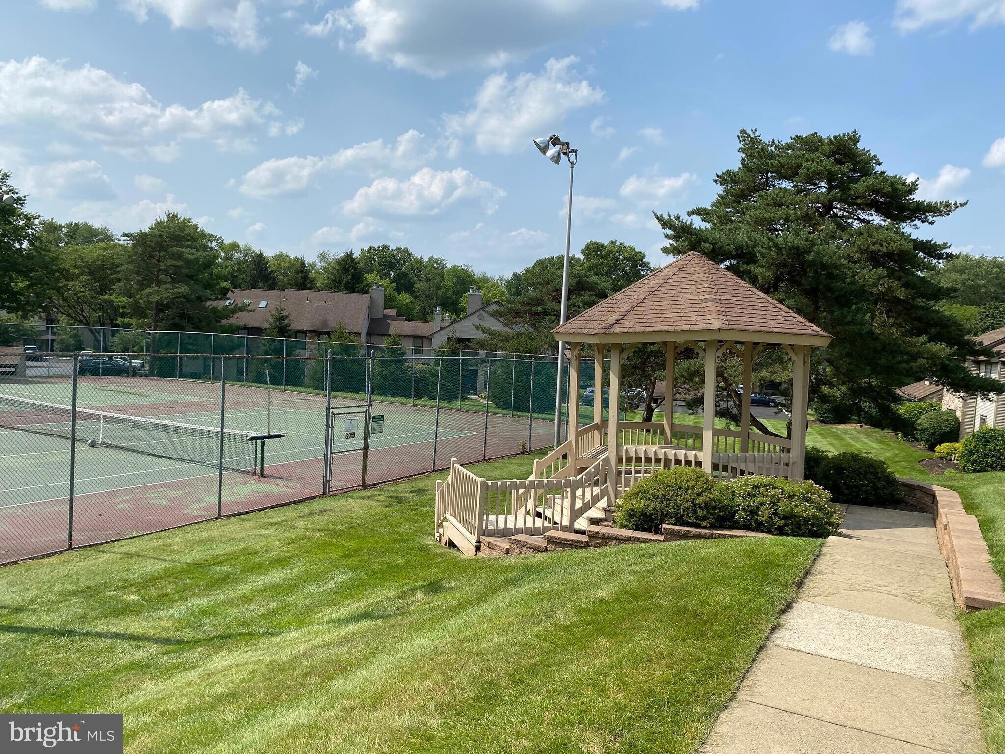 Building Photo - 451 Redbud Ct