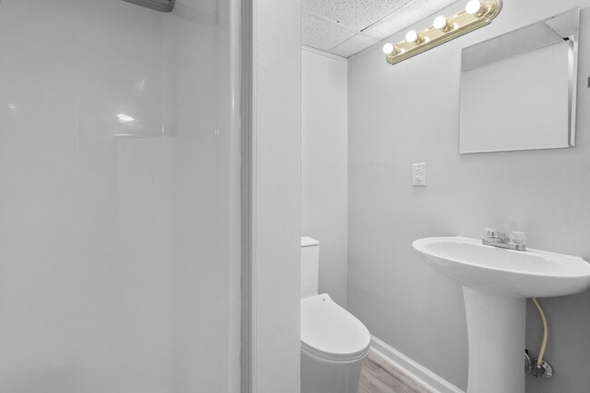 Building Photo - 3 Bedroom home with finished BASEMENT