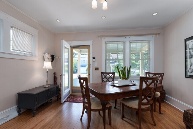 Building Photo - 44 Markham Rd