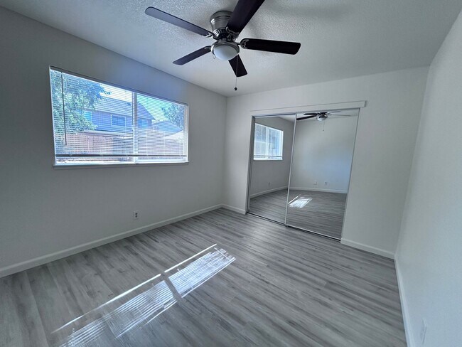 Building Photo - 6962-6964 Crux Drive