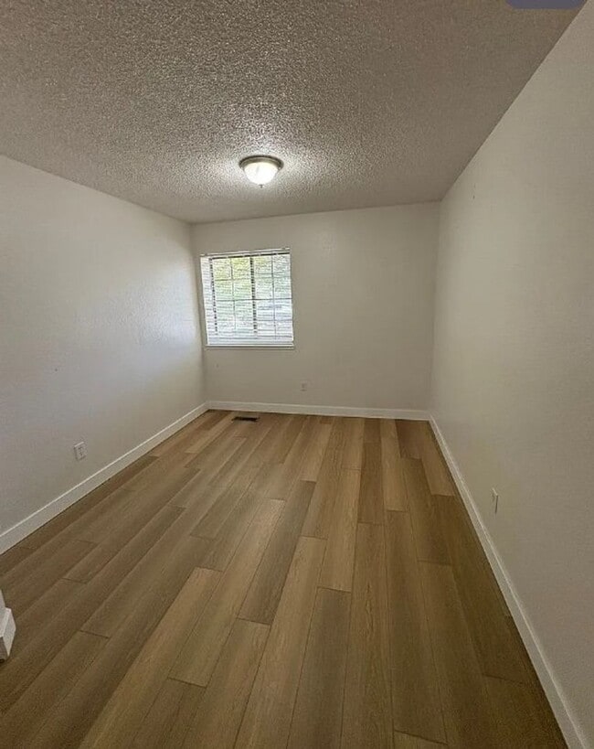 Building Photo - 5870 Coyote Ridge Rd