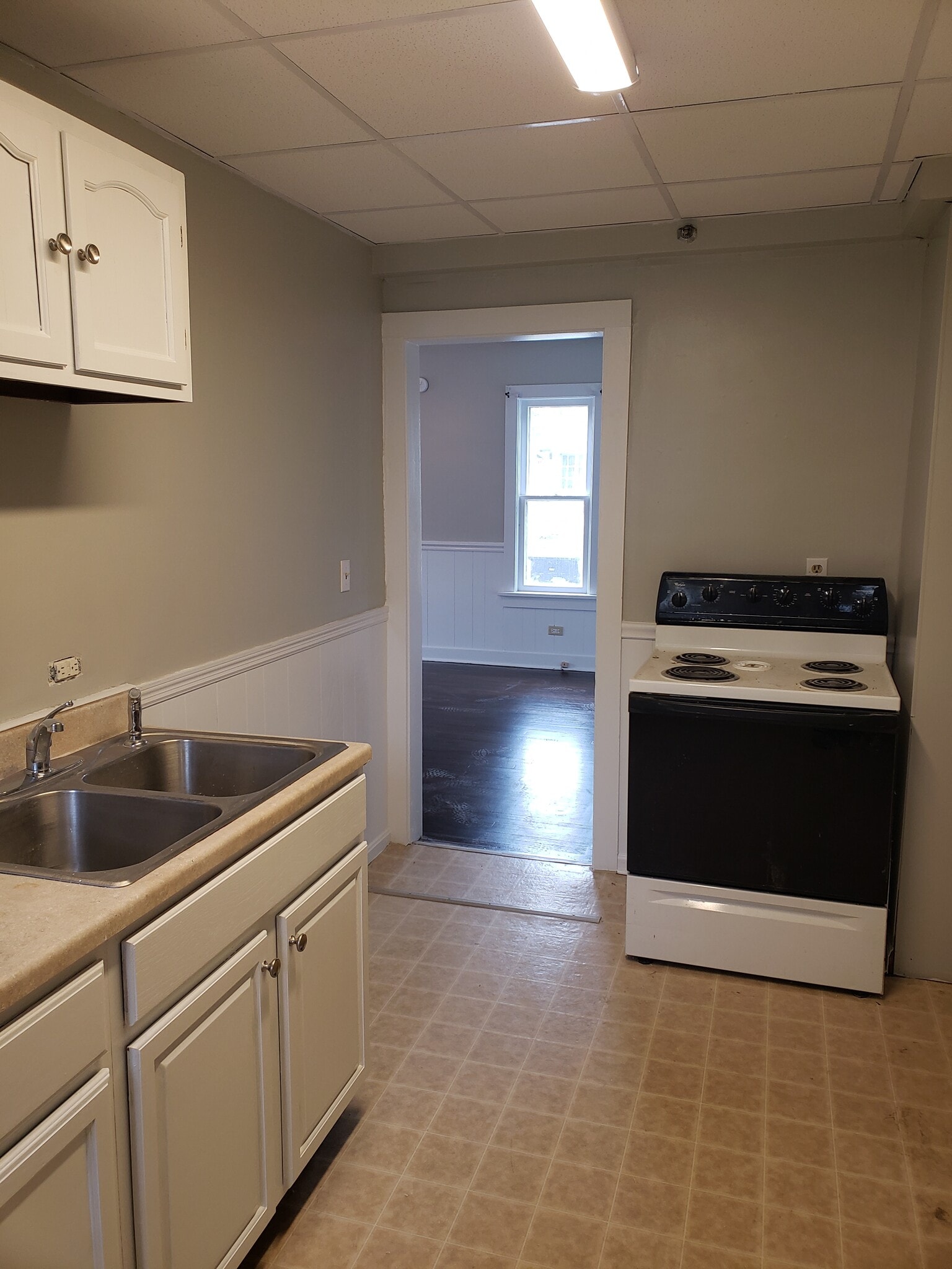 Building Photo - 500 N Catherine St