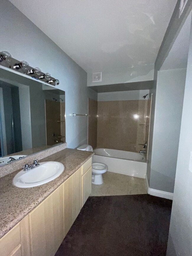 Building Photo - Cozy Condo