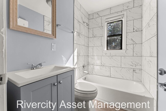 Building Photo - 1622 Elvis Presley Blvd