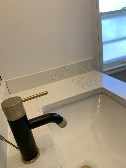 Bathroom - 23 W Franklin Ave