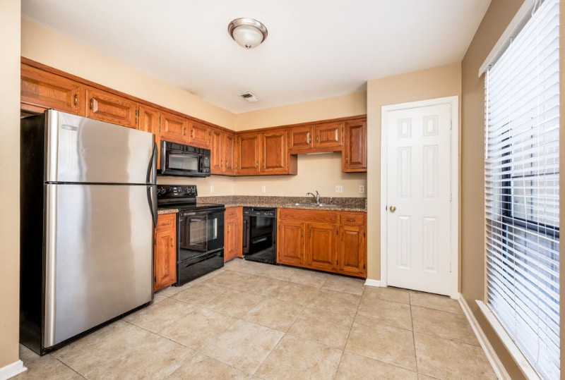 Building Photo - 102 Academy Square