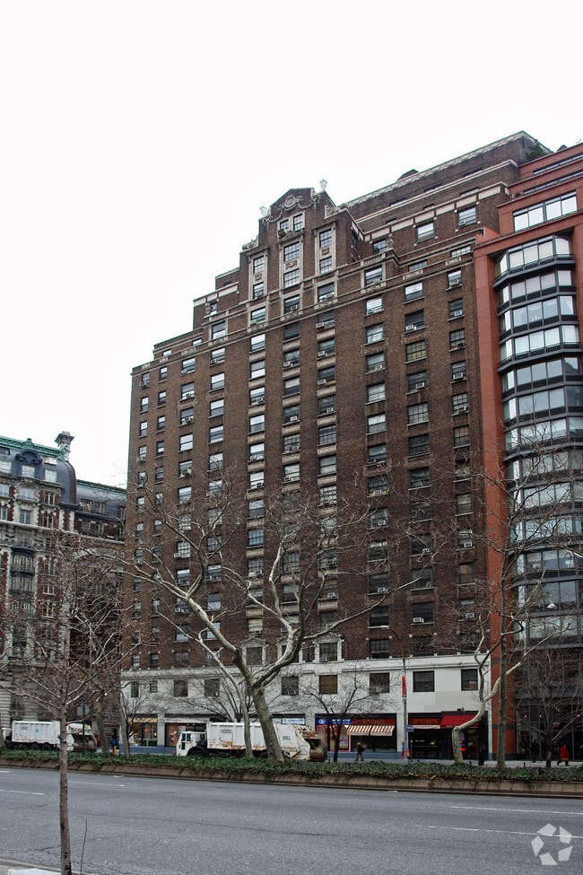 Building Photo - South Pierre