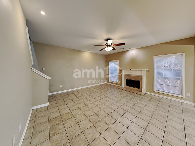 Building Photo - 1584 Silver Ridge Dr