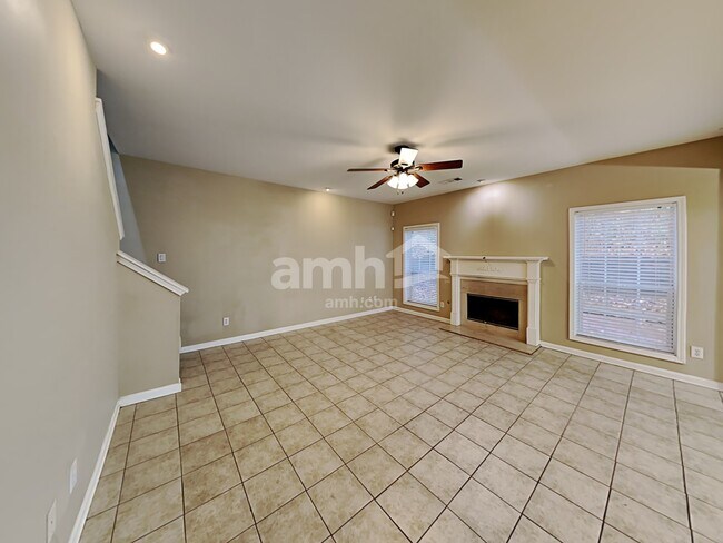 Building Photo - 1584 Silver Ridge Dr
