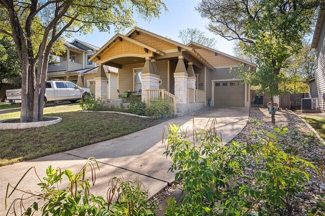 Building Photo - 2317 Amur Dr