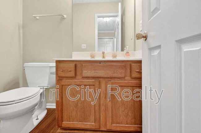 Building Photo - 404 Topaz Trail