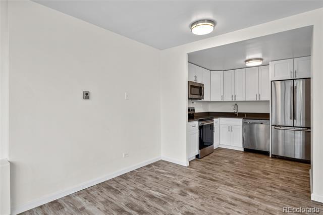 Building Photo - 3100 E Cherry Creek S Dr