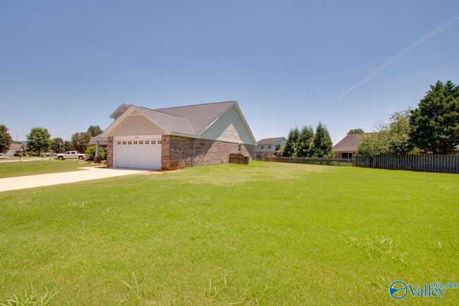 Building Photo - 4808 SE Canterwood Dr