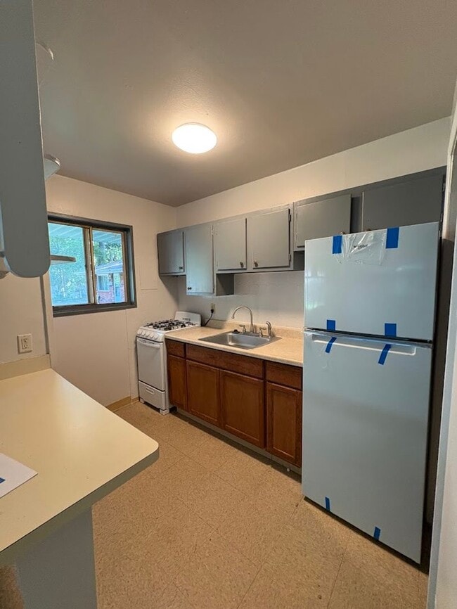 Building Photo - One bedroom one bathroom apartment for rent