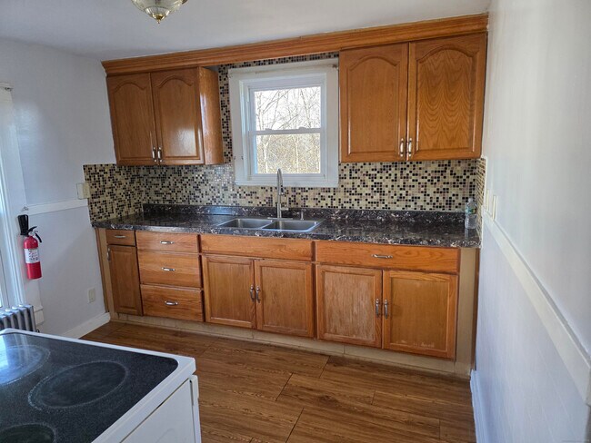 Building Photo - 147 Pearl St