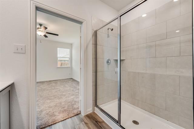 Building Photo - 1833 Lake Grove Dr