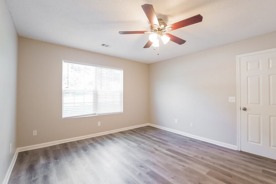 Building Photo - 955 Sugar Valley Rd SW