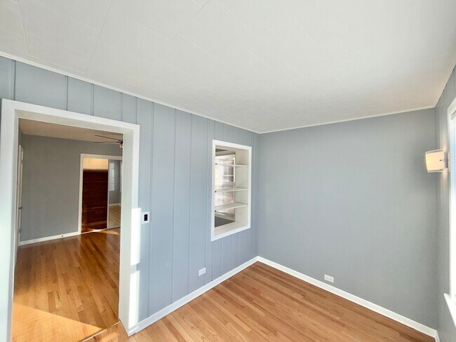 Building Photo - 5626 N Central Ave