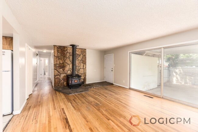 Building Photo - Gorgeous Home in Great Location!
