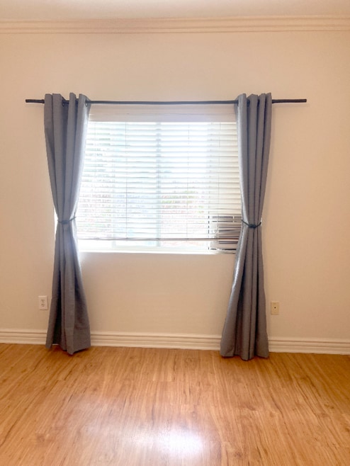 Building Photo - 11031 Dade Ln