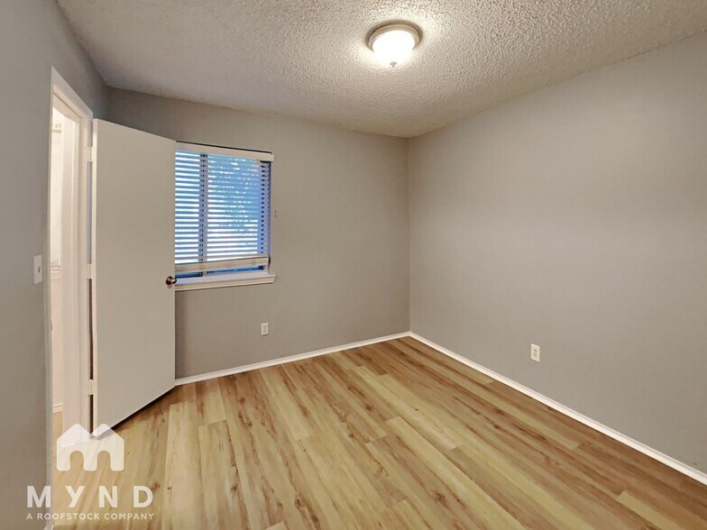 Building Photo - 8517 Brushy Creek Trail