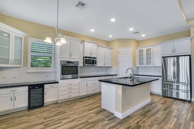 Building Photo - 2863 Bellarosa Circle