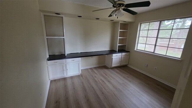 Building Photo - 15207 Pebble Lake Dr