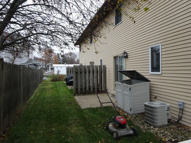 Building Photo - 455 Front Ave SE