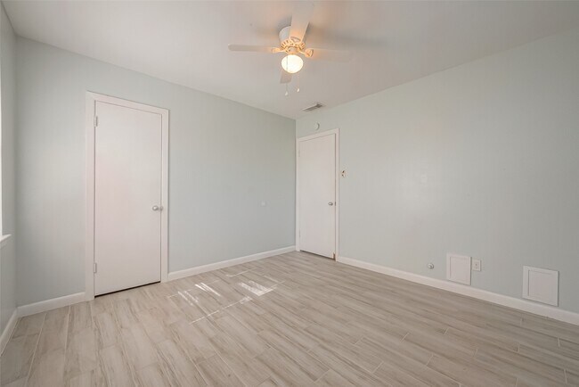 Building Photo - 3426 Bradford St