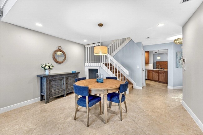 Building Photo - 812 Ocean Dunes Cir