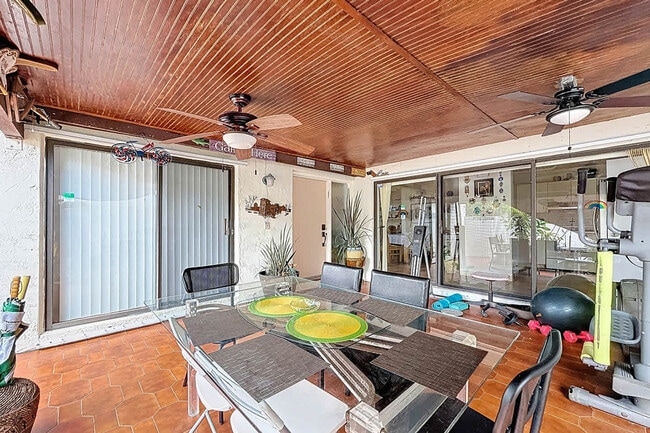 Building Photo - 693 NW 102 Pl