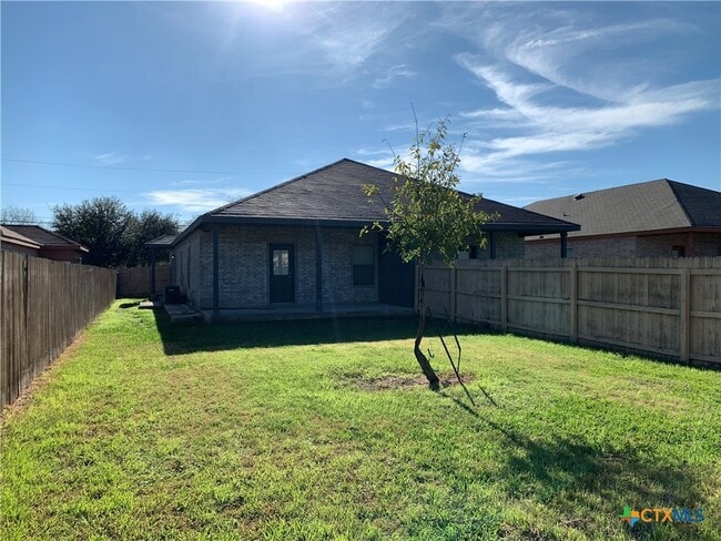 Building Photo - 235 Anne Louise Dr