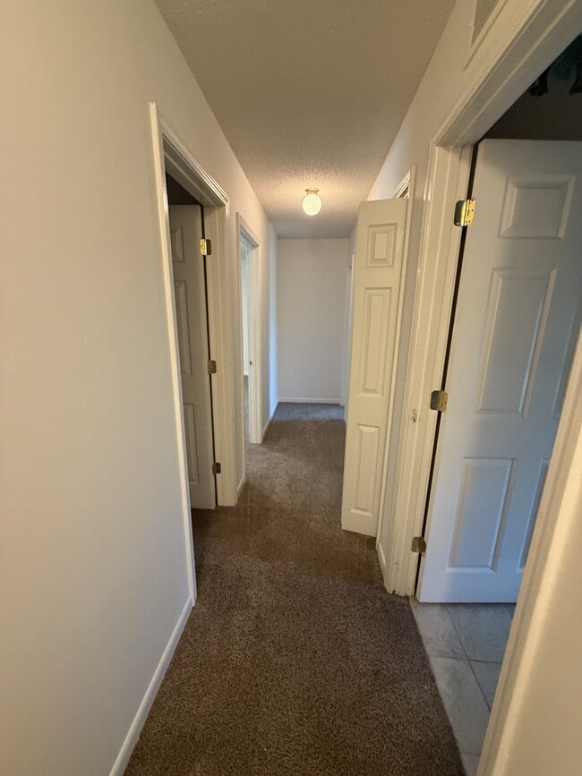 Building Photo - 504 Main St