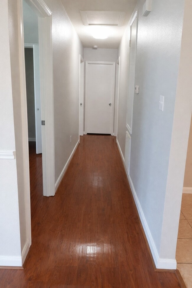 Building Photo - 134 S Bend Ct