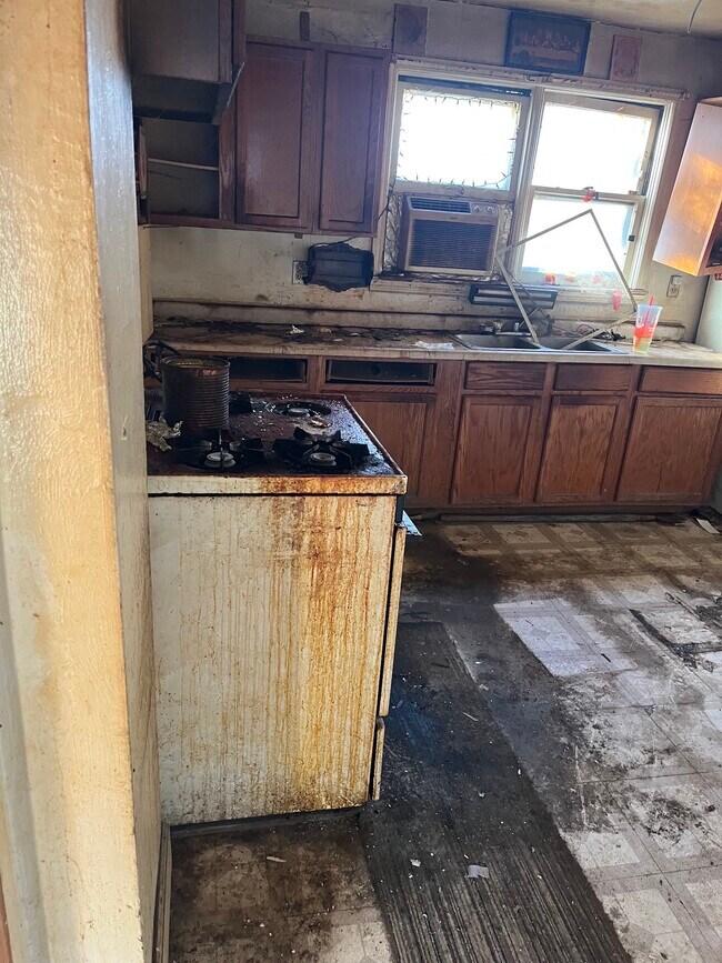 Building Photo - 335 N Fairmont Ave