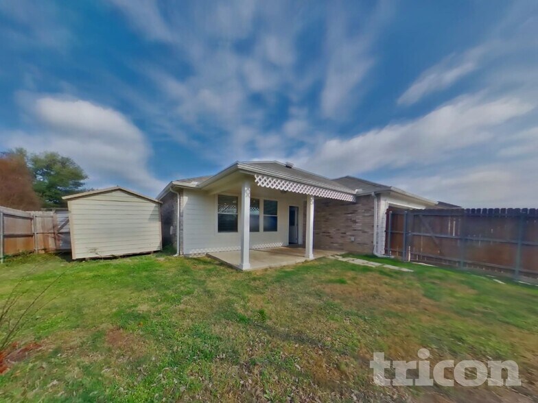 Building Photo - 421 Rowdy Dr