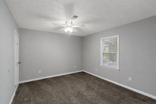 Building Photo - This fully remodeled 3-bedroom, 1-bath home in Covington (Pictures Coming Soon)