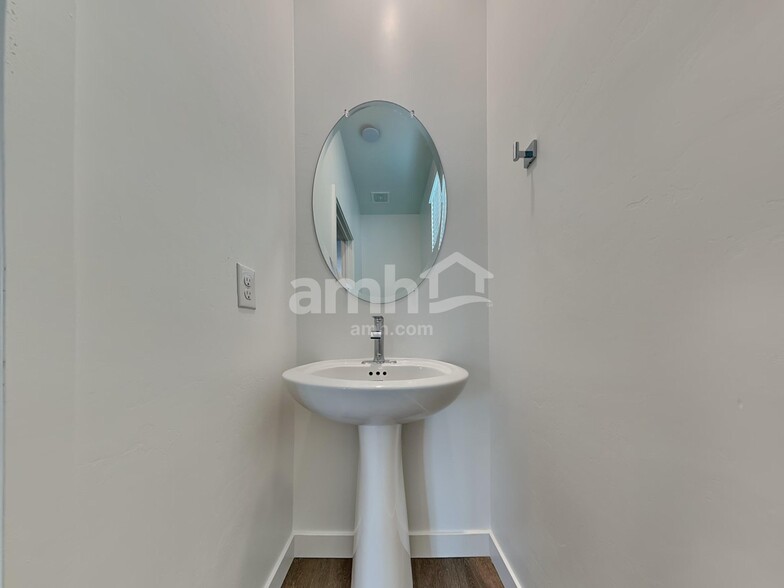 Building Photo - 6553 E Paseo Alga