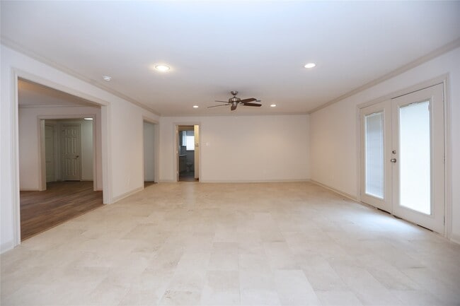 Building Photo - 6022 Beaudry Dr