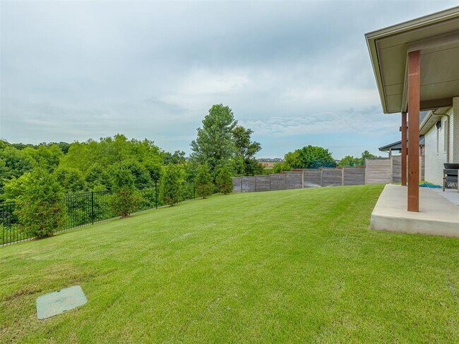Building Photo - 1433 Sadie Creek Rd