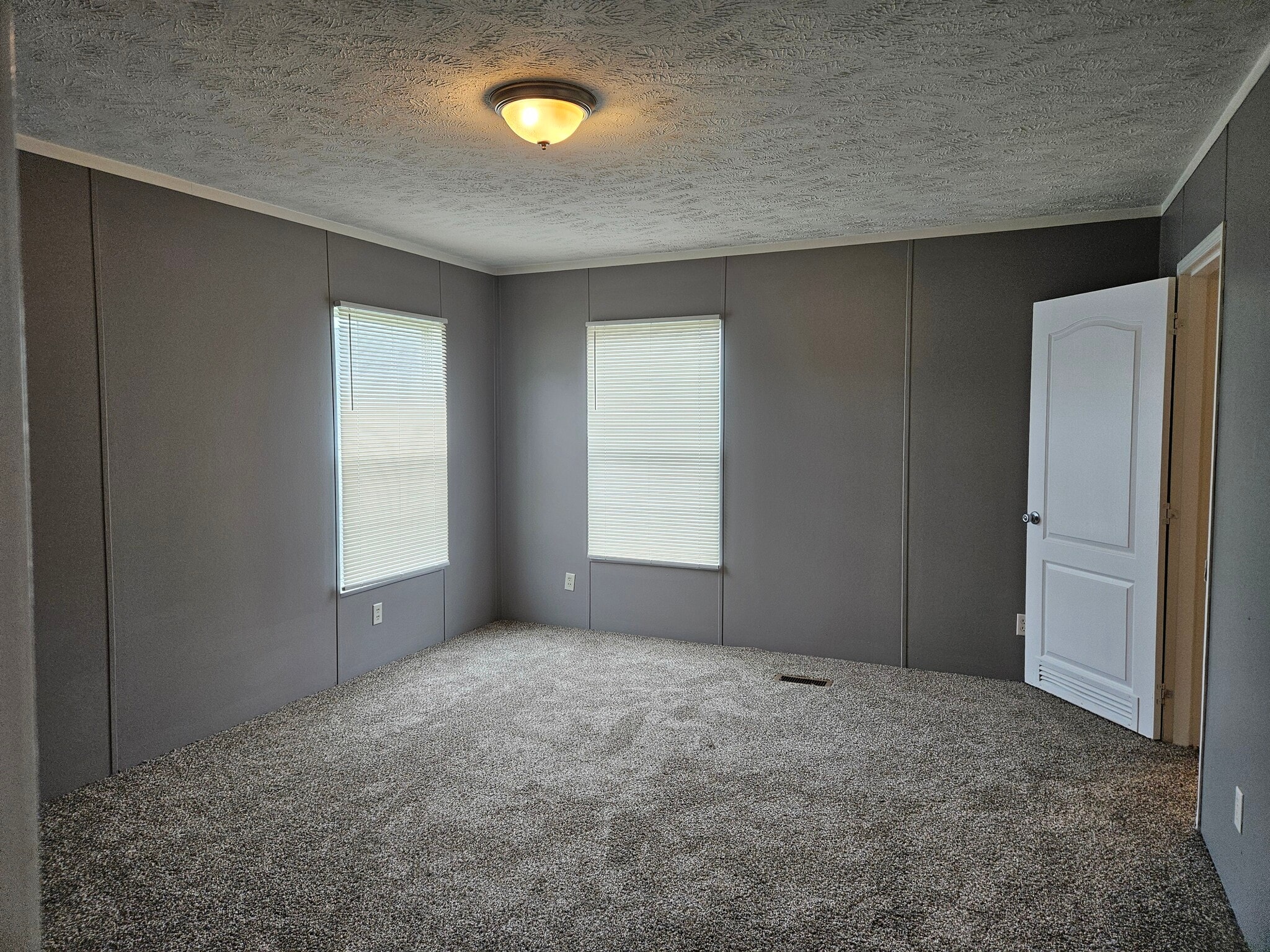 Building Photo - 94 Lynnwood Cir