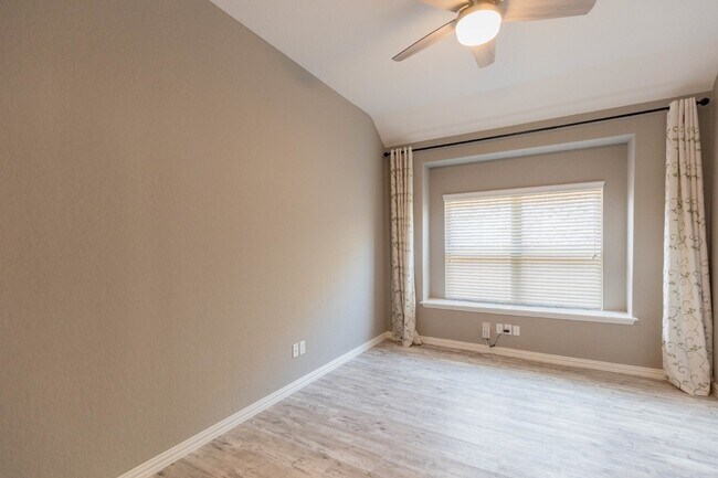 Building Photo - 8603 Pinto Cyn