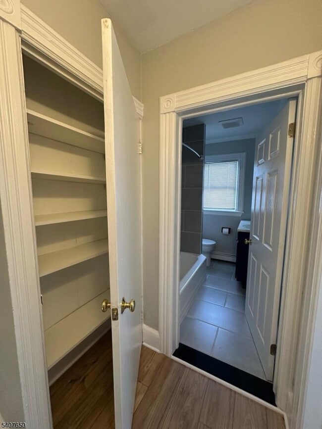 Building Photo - 112 Park St