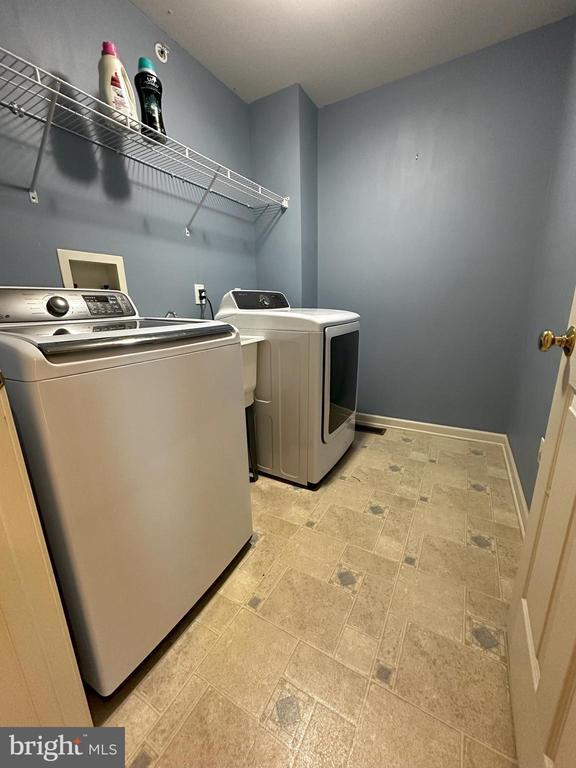 Building Photo - 147 Fringetree Dr