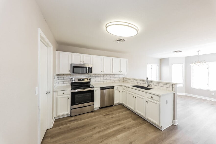 Building Photo - 19 S Tiago Dr