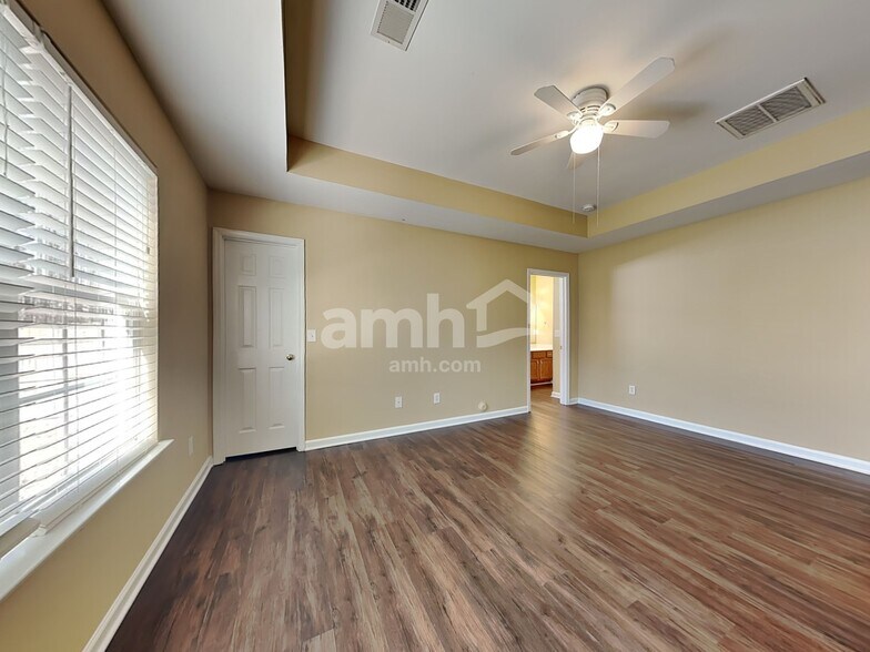 Building Photo - 4149 Shadetree Dr